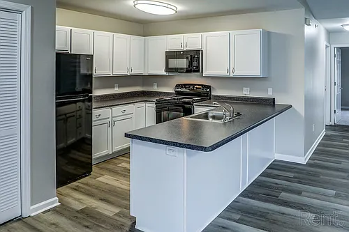 Columbia Apartments Photo 1