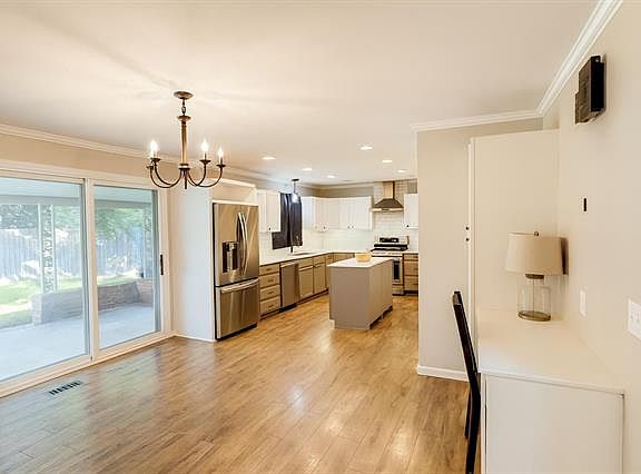 4th image of 2213 Hillside Ave