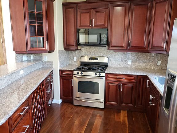 4th image of 1445 25th St #201