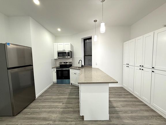 5th image of 802 Lexington Ave APT 5F