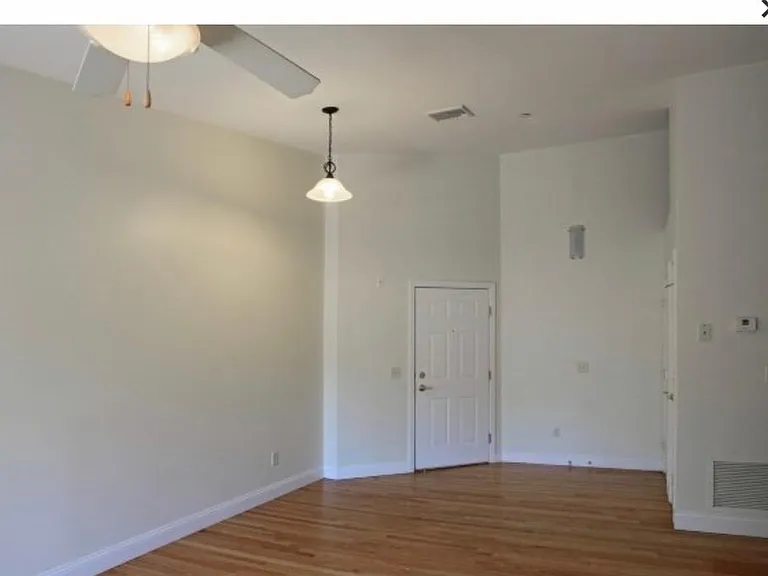 Stonington Estates Apartments — Photo 38