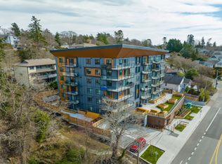 687 Admirals Rd, Esquimalt, BC V9A 2P3