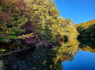 Hickory Hollow Rd, Crossville, TN 38572