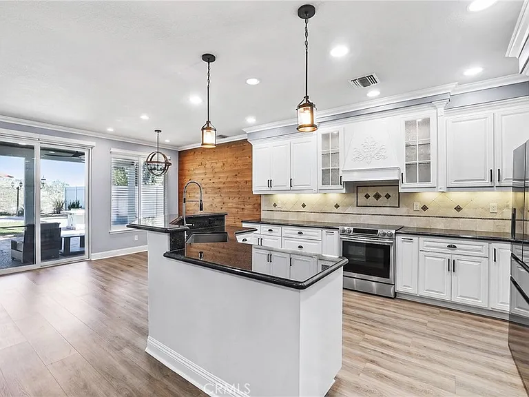 52 Touraine Pl — Photo 12