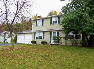 57 Williamsburg Dr, Fairport, NY 14450