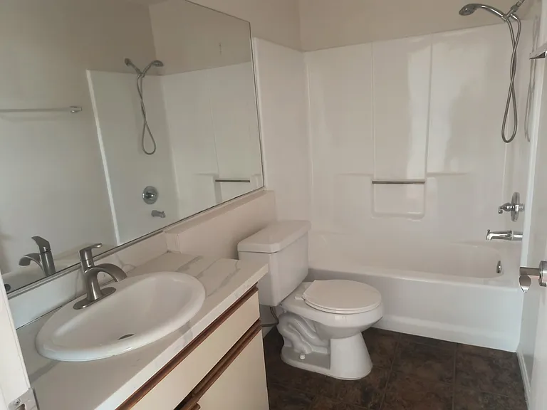 10208 Pinewood Ave #7 — Photo 15