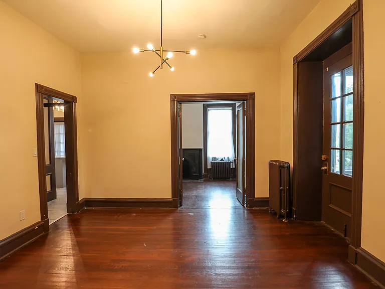 89 Green St #1 — Photo 9