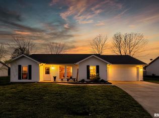 102 Chase Ln, Marion, IL 62959