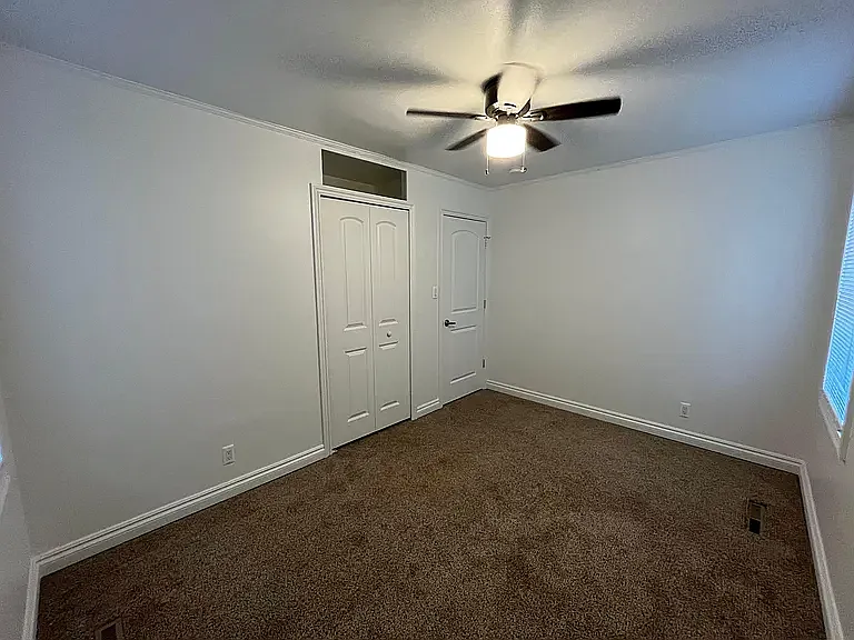 22850 Rosewood Ave — Photo 10