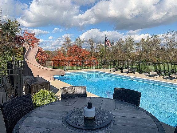 3rd image of 6816 Edgewood Dr