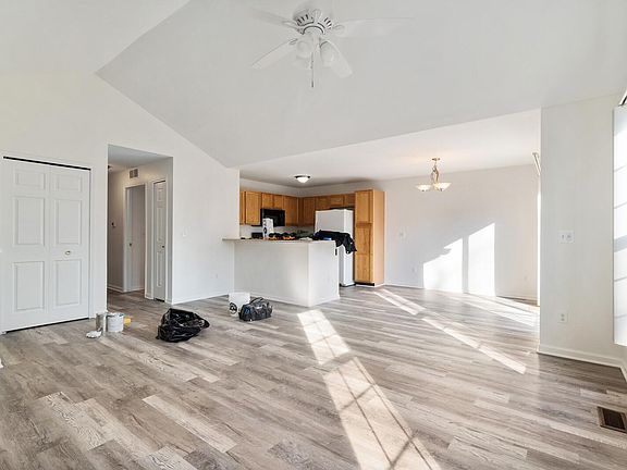 4th image of 43822 Rushcliffe Dr