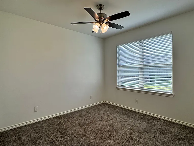 3704-3784 Cottage Park Cir — Photo 18