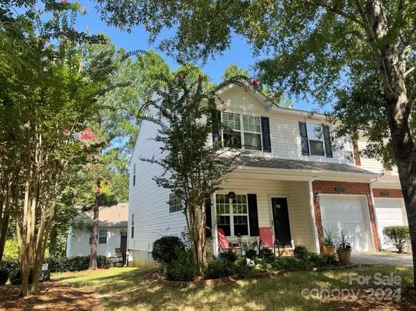 11024 Dixie Hills Dr, Charlotte, NC 28277