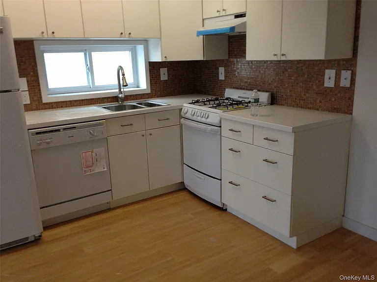 4314 157th St #2 — Photo 2