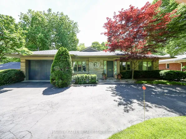 176 Old Yonge St, Toronto, ON M2P 1P9
