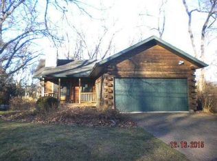 562 Berwyn Dr, Fontana, WI 53125