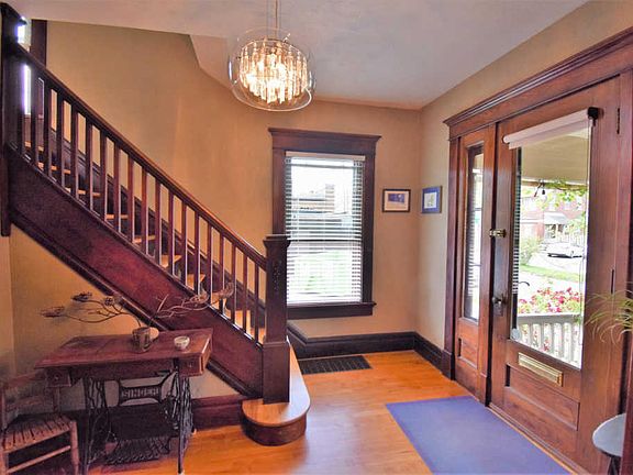 5th image of 898 Bruck St