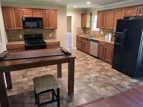 4th image of 810 Rothmer Dr