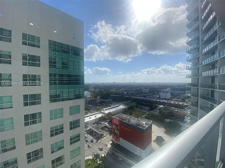 185 SW 7th St #2510 — Photo 10