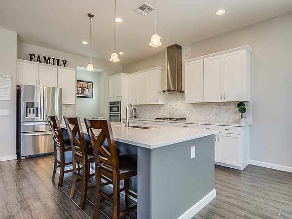 3rd image of 2300 W Capricorn St