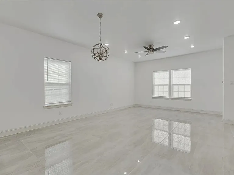 3155 Glen Garden Dr N — Photo 6