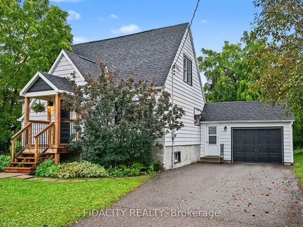 7 Truelove St, Whitewater Region, ON K0J 1K0