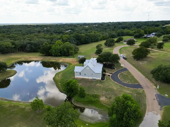 1012 Konetzke Ln, La Grange, TX 78945