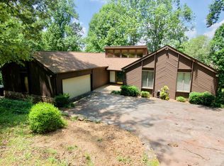 1447 Crestwood Dr, Louisville, TN 37777