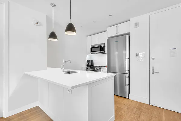 Rented by SERHANT. | media 1