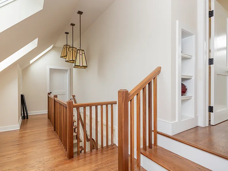 18 Spring Pond Ln — Photo 30