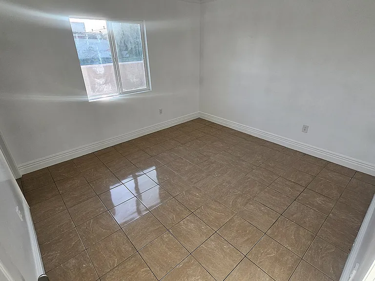 1117 S Chester Ave #1119 — Photo 5