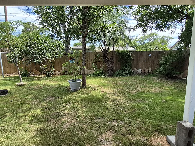 2485 Baylor Ave — Photo 4