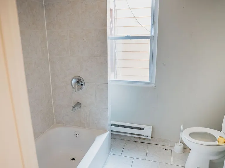 906 N. 4th Street — Photo 10