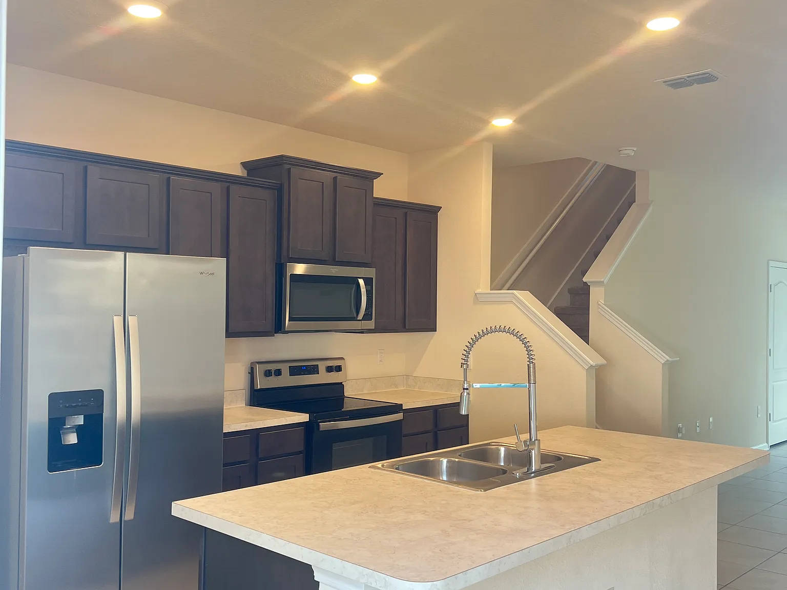 2 bed, 2.5 bath, 1109 sqft, $1,650 — Photo 3