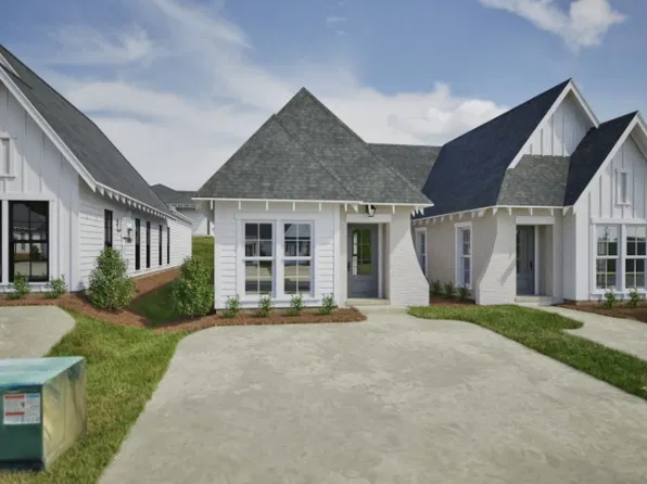 1025 Hunters Way, Opelika, AL 36801