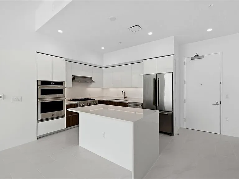 400 Central Ave #1903 — Photo 18