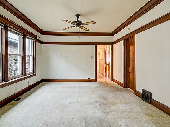 5th image of 10650 S Avenue F