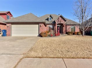 11901 SW 18th St, Yukon, OK 73099