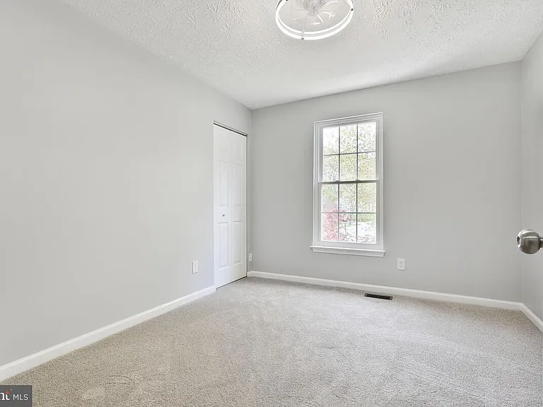 7802 Shallowbrook Ct — Photo 14