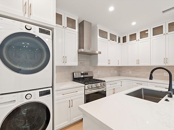 5th image of 3809A Maine Ave
