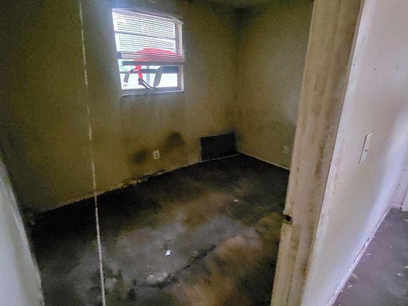 3rd image of 1420 W 25TH Street W
