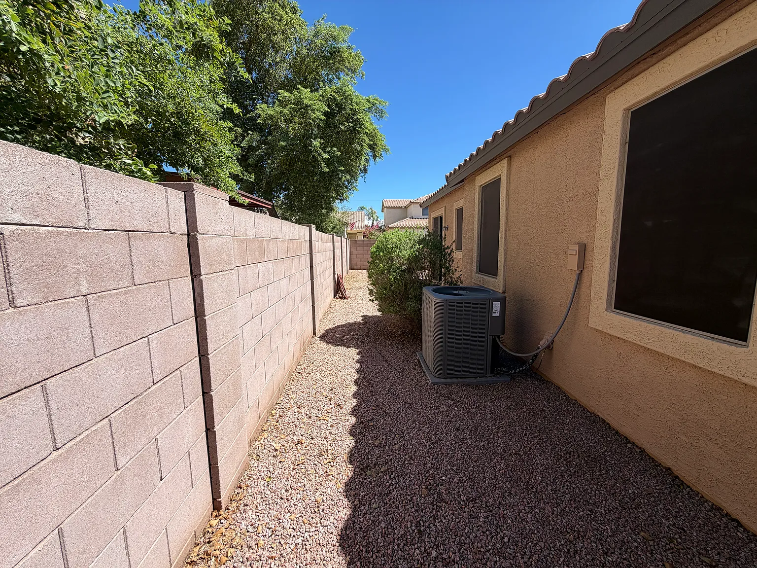 3 bed, 1352 sqft, $1,895 — Photo 4