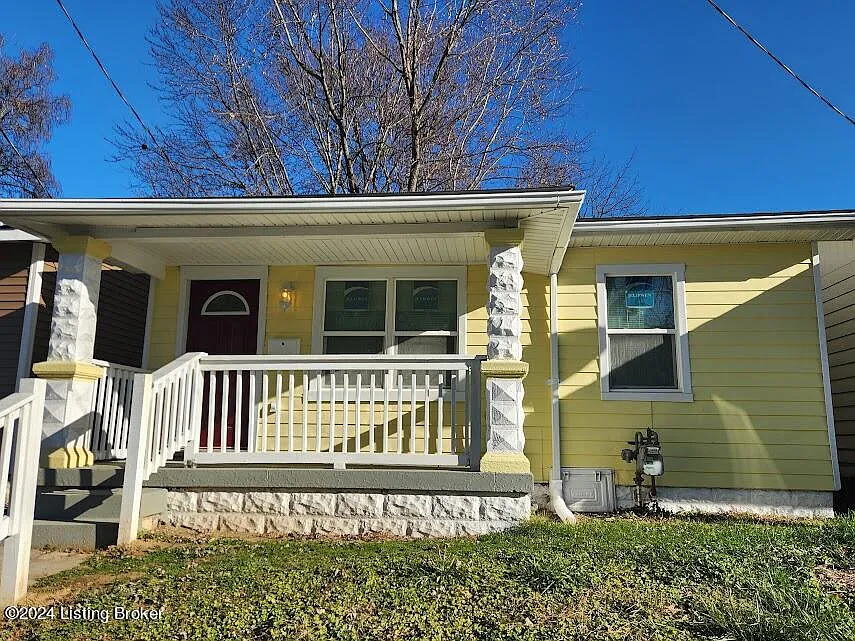 863 Midway Ave photo 1