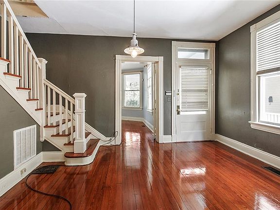 3rd image of 1829 Bordeaux St