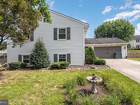 3rd image of 1016 Teakwood Ln