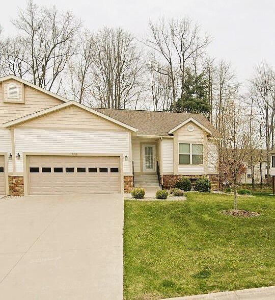 2nd image of 904 S Sandalwood Cir