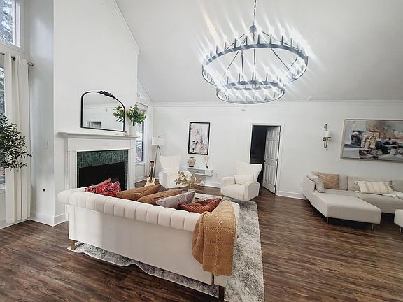 3rd image of 1133 Blackhawk Way