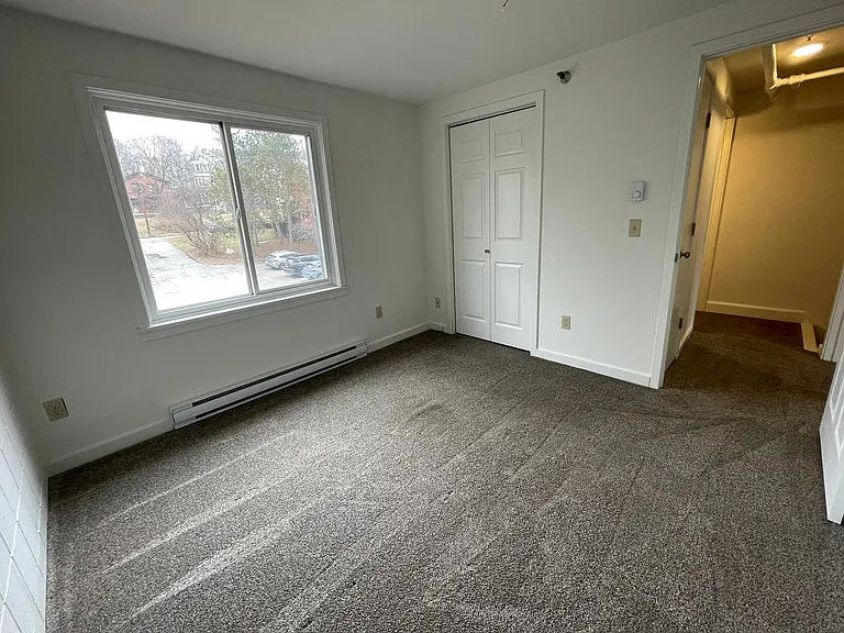 237 Maple St #5 — Photo 11