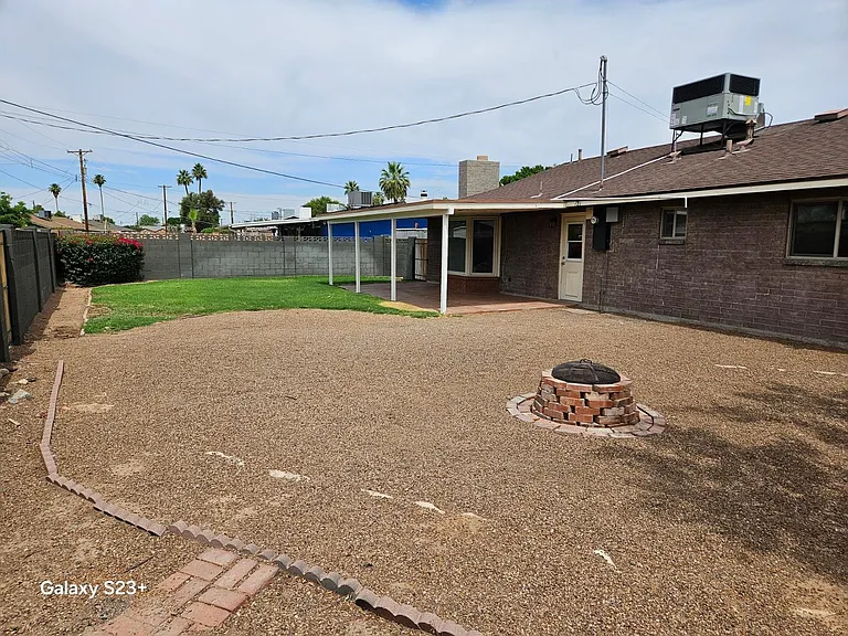 531 E Laguna Dr — Photo 29