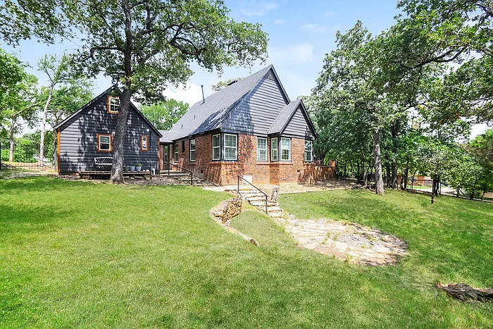 4700 Normandy Rd — Photo 1